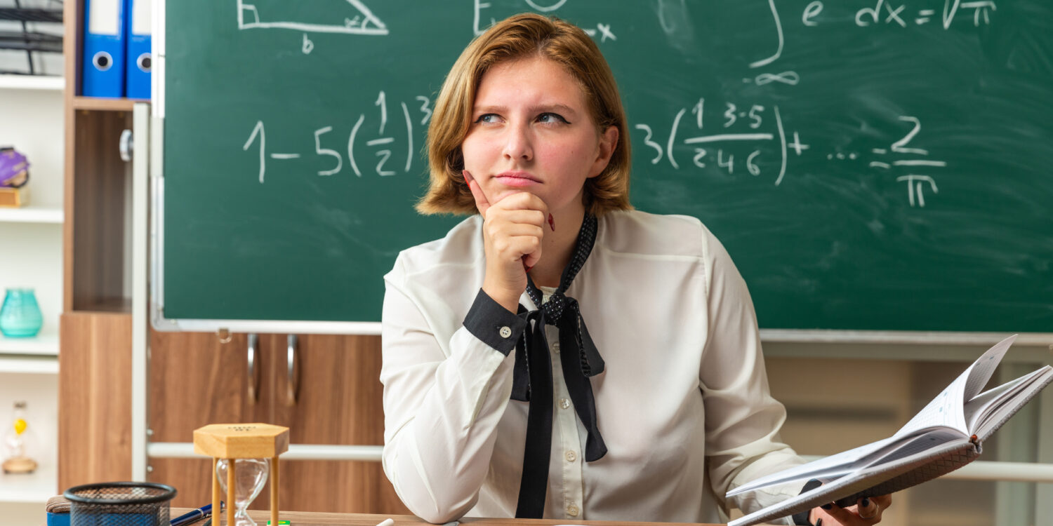 Teacher Thinking – Revista Colegio